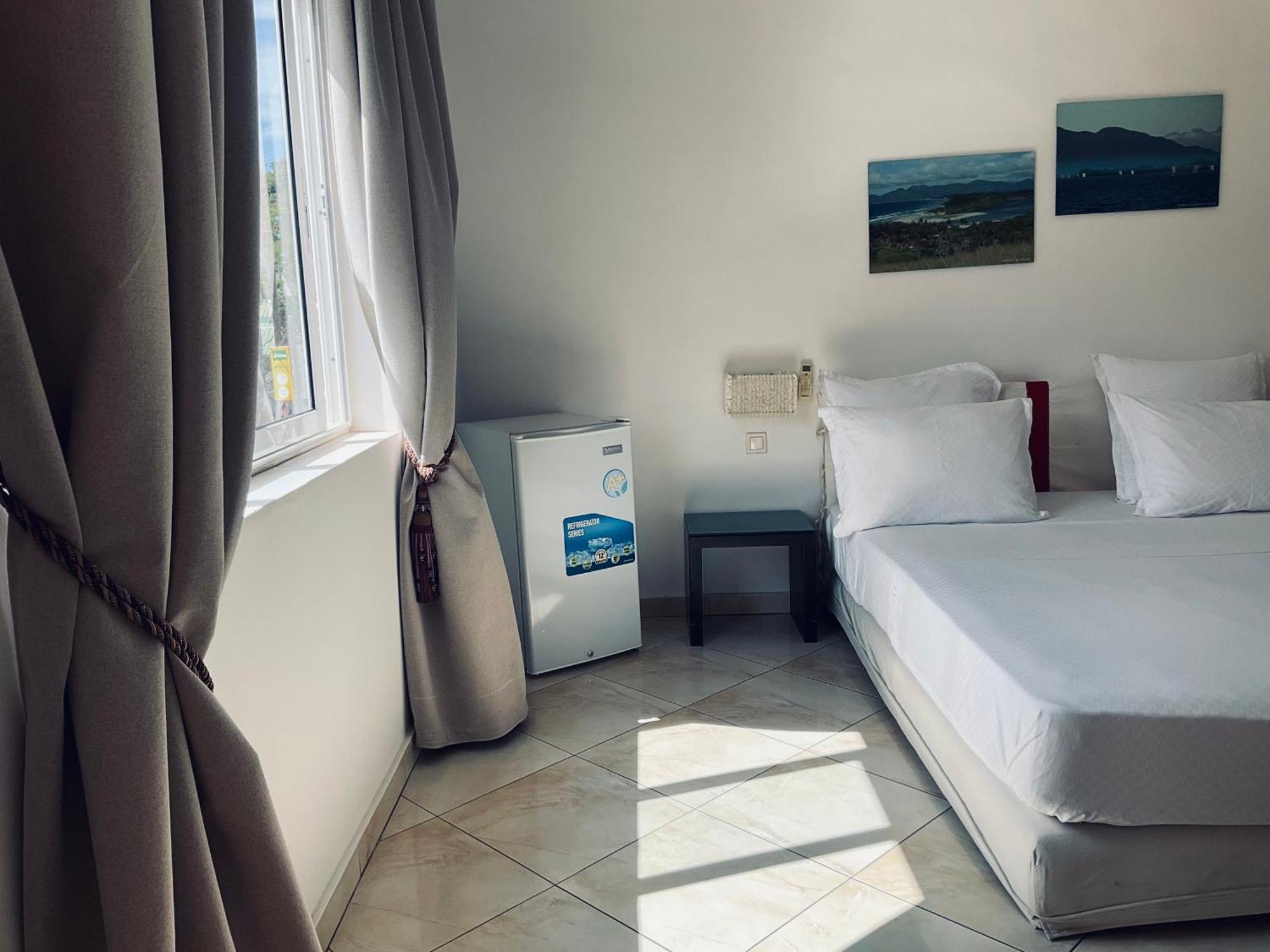 Kokoloko Hotel Амбатолоака Екстериор снимка