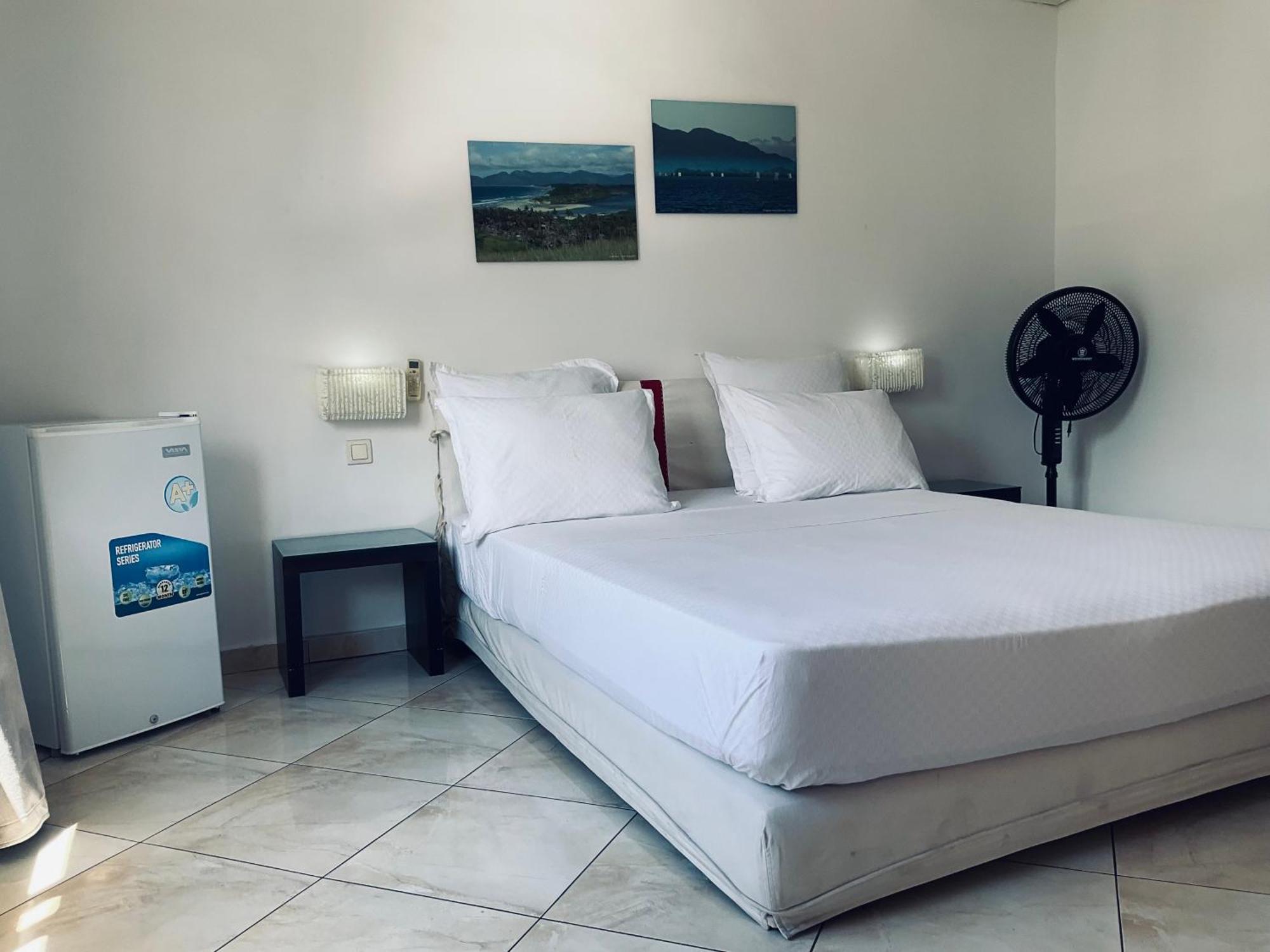 Kokoloko Hotel Амбатолоака Екстериор снимка