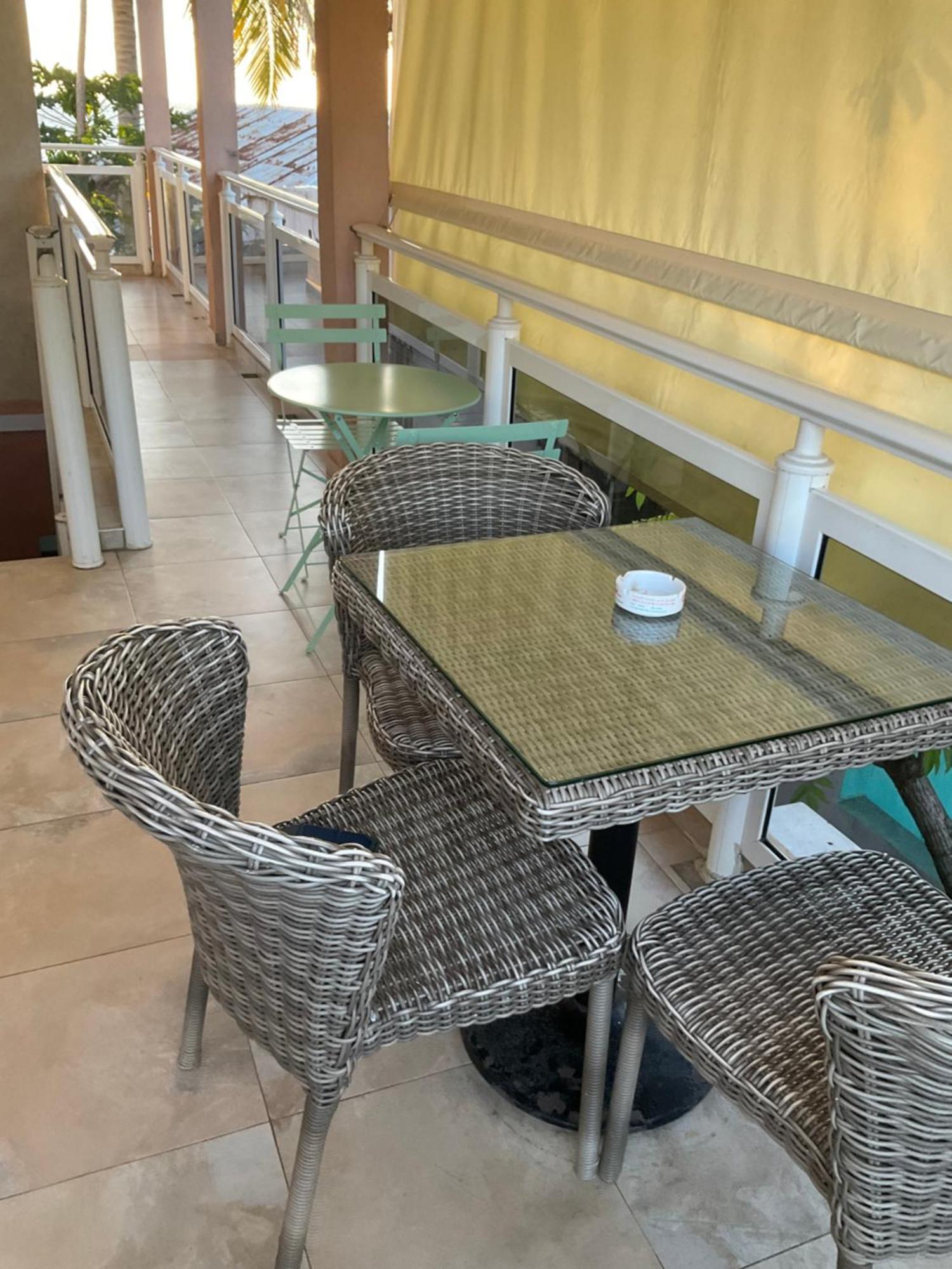Kokoloko Hotel Амбатолоака Екстериор снимка