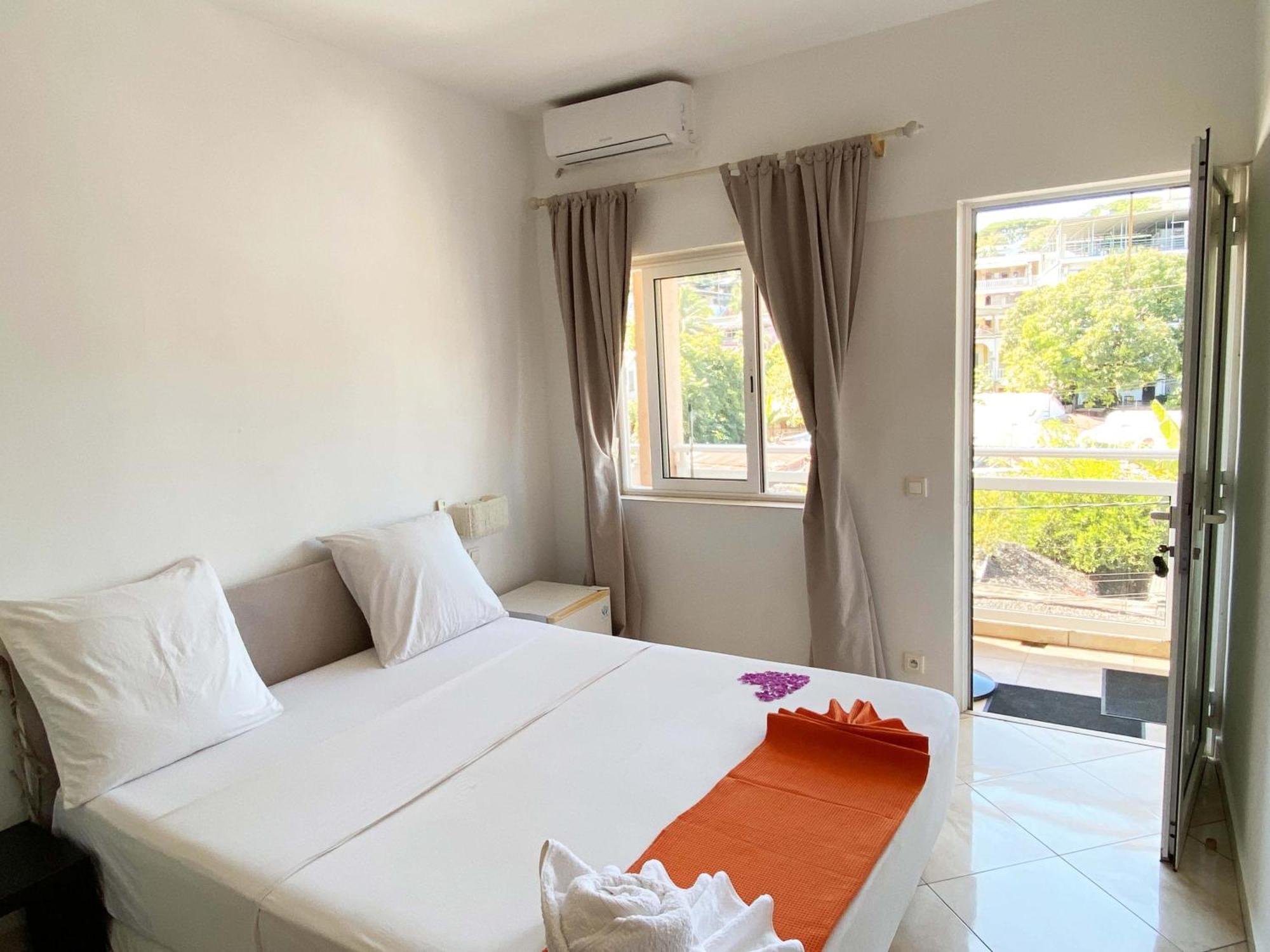 Kokoloko Hotel Амбатолоака Екстериор снимка