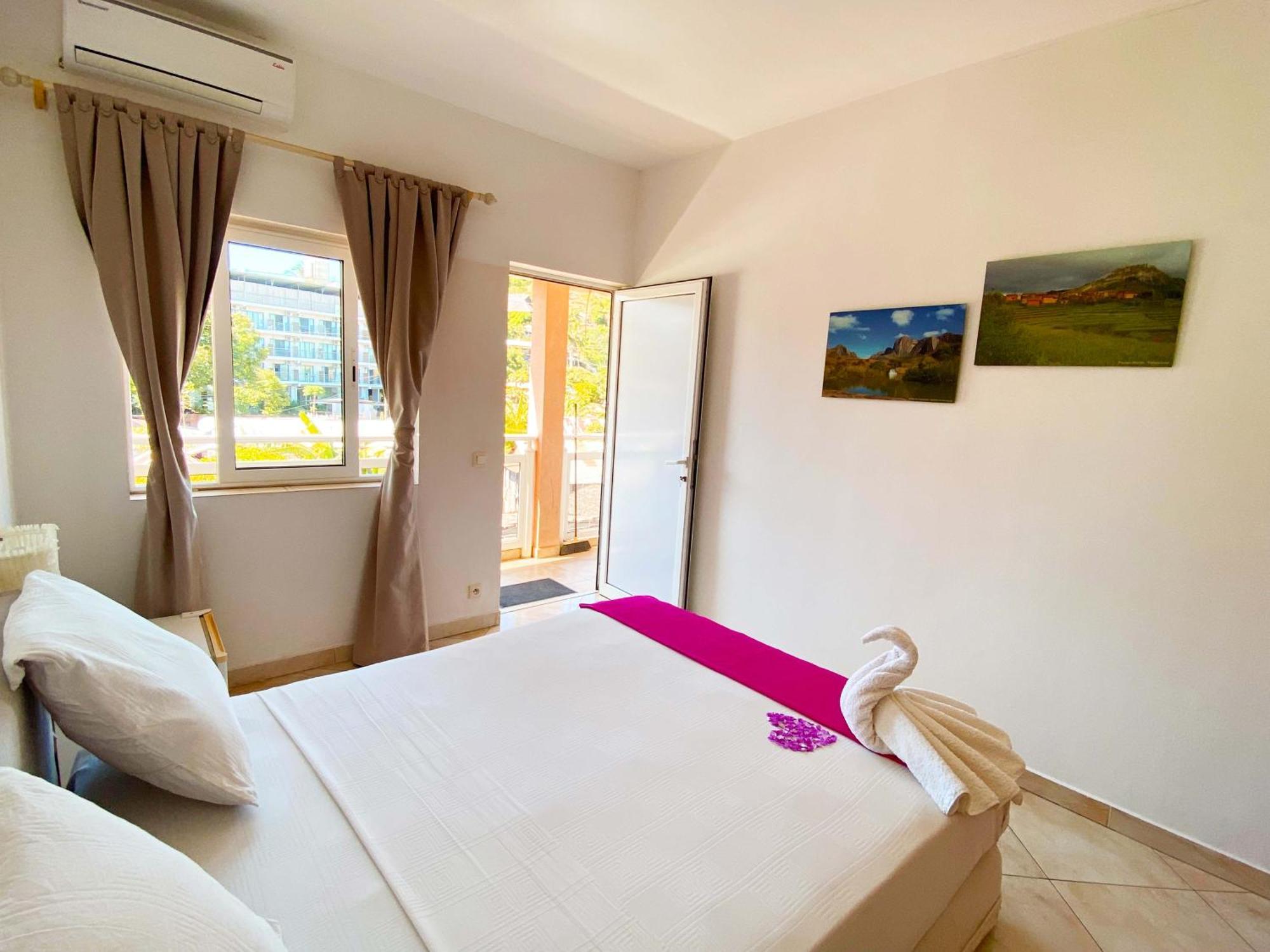 Kokoloko Hotel Амбатолоака Екстериор снимка